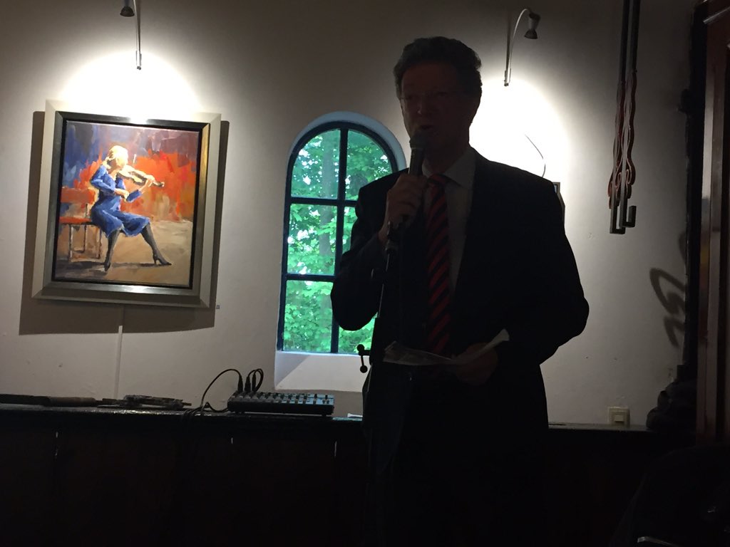KorBerghuis's tweet photo. Expositie 'op toonhoogte' in grandcafé/galerie 't Schathuys. Genieten van prachtige kunst met culinaire kunst. @Verhildersum @korensant https://t.co/loVktG0UF9