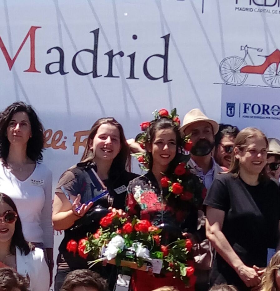 Gracias @BARBARELLAMODA <a href="/arethaju/">Ju</a> <a href="/Mi_vidaenRojo/">Inma Orduna</a> por todo vuestro apoyo #PrimerPremioMejorBicicleta <a href="/TrendCycleM/">TrendCycle Madrid</a> 2017