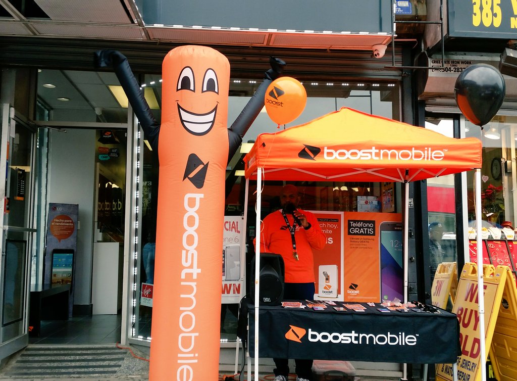 Boost_IAli's tweet image. #weekendwarrior #SBS selling #Tableevent @ G&amp;amp;M Mobile in #BKstrong driving promotions and sales!! 4/$100 Unlimited #BestFamilyPlanEver