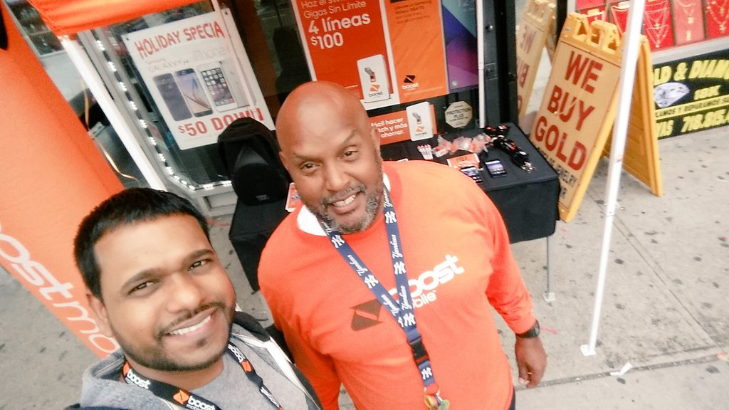 Boost_IAli's tweet image. #weekendwarrior #SBS selling #Tableevent @ G&amp;amp;M Mobile in #BKstrong driving promotions and sales!! 4/$100 Unlimited #BestFamilyPlanEver