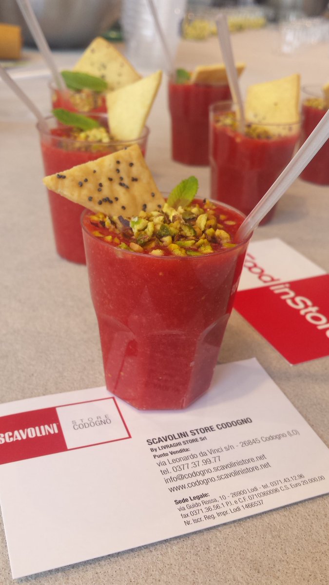 iFoodit's tweet photo. È arrivato il momento della degustazione #ifoodinstore #scavoliniStoreCodogno @scavolini @marcodepadova07 @dipmiky https://t.co/VhEdI0fmj4