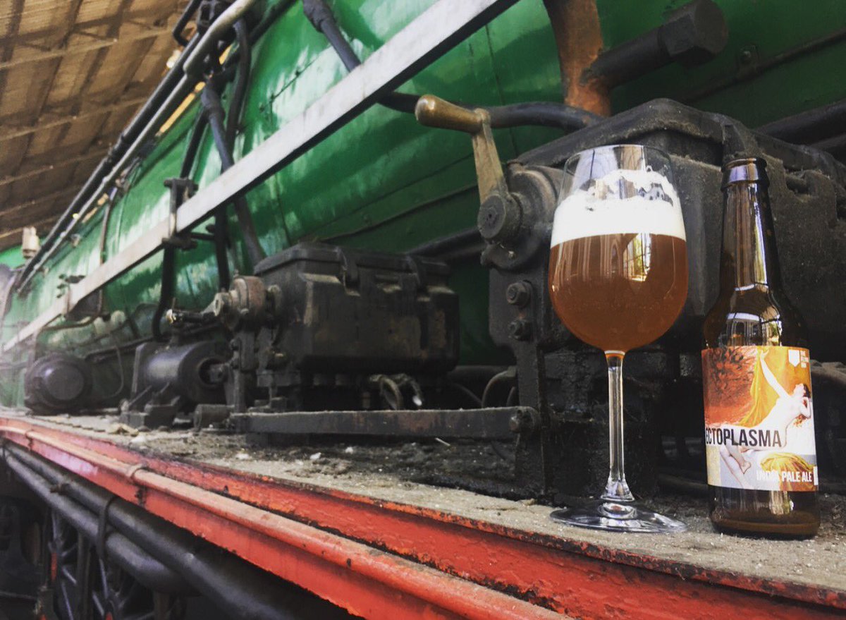 Catando <a href="/flying_inn/">flying_inn</a> y <a href="/LaLocaJuanaBeer/">CervezaLaLocaJuana</a> en sesión continua  en <a href="/M_Ferrocarril/">Museo del Ferrocarril</a> en la feria Enoturismo CyL. Ambientado, GENIAL! 🍻👌🏽<a href="/welcomecyl/">WelcomeCastillayLeon</a>