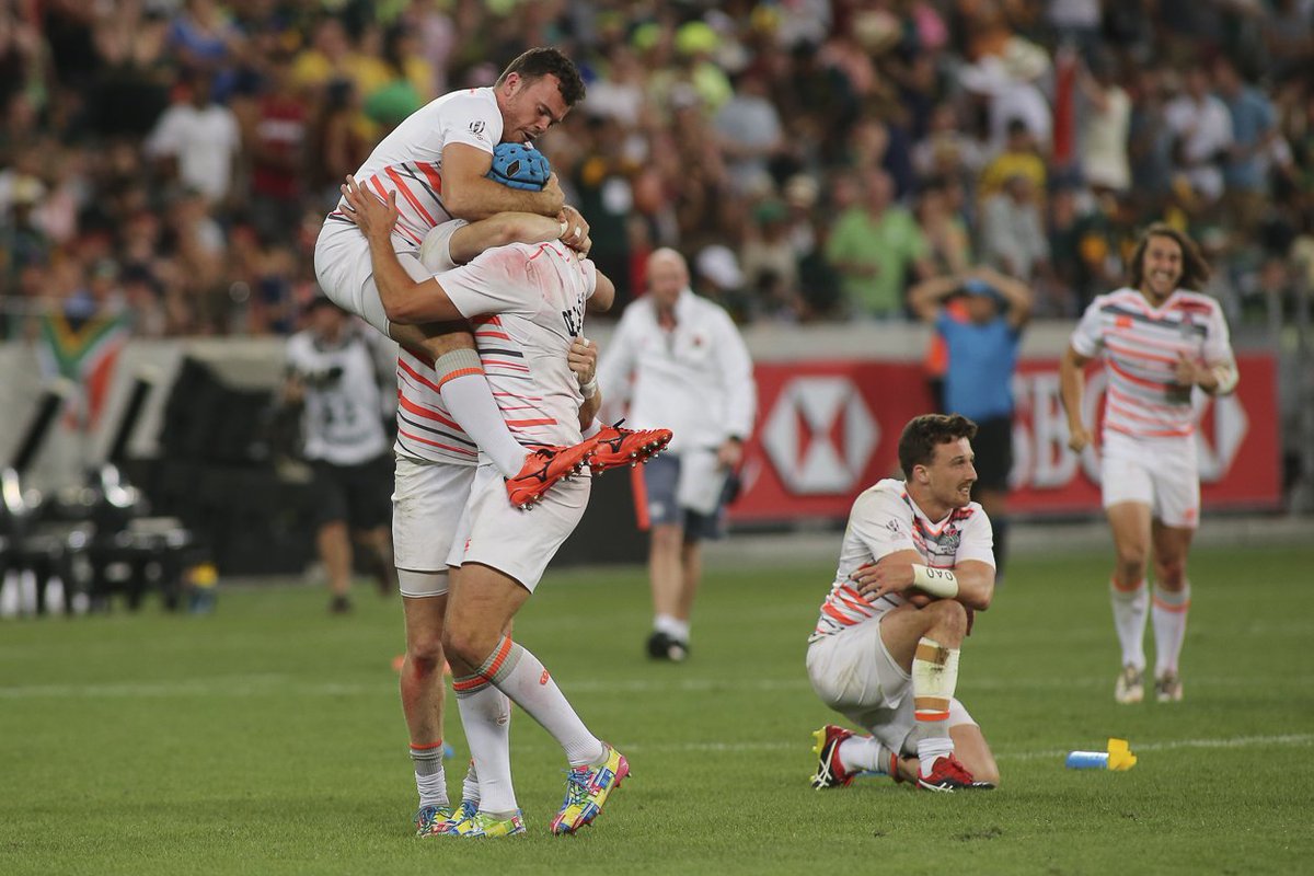 HSBC_Sport's tweet photo. A strong season rewarded.
Congratulations @EnglandRugby.
#HSBC7s runners up.👏 https://t.co/7lLcM20SVl