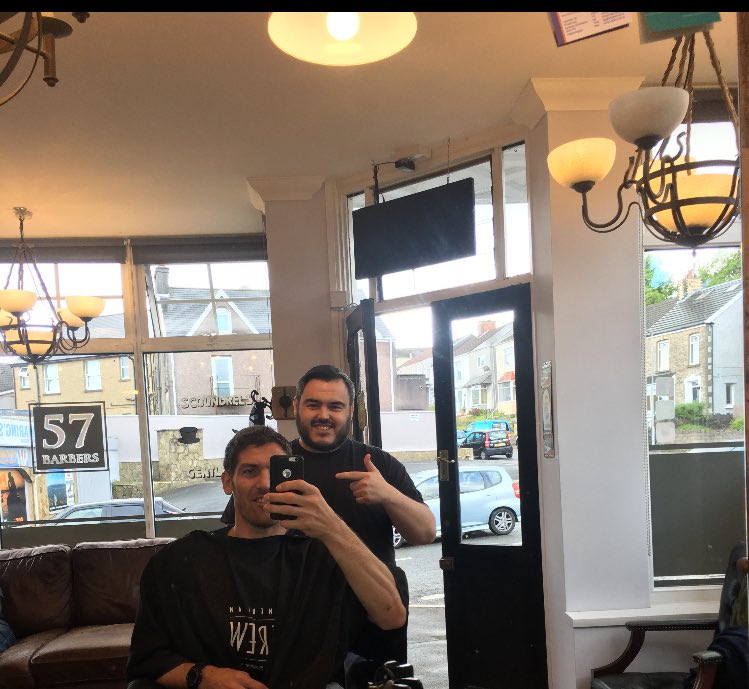 57BarbersHair's tweet photo. Well that was a busy old week 😴 

Nice to have bagged another Welsh #British-lion legend 🏉🏉 @hookjameshook legend of a guy 👌🏼 https://t.co/IYcyVWyeWM