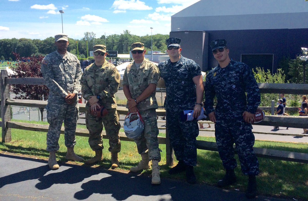 PatriotPlace's tweet photo. Happy #ArmedForcesDay 🇺🇸! Thank you to all the men and women for your service! https://t.co/JTtCIeCIfL