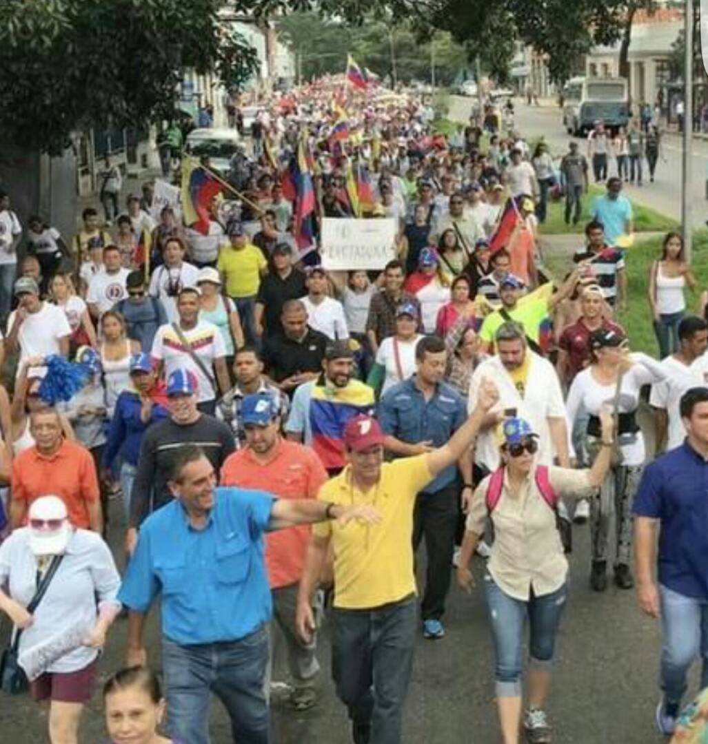 LucioHerrera's tweet photo. Hoy marchamos en #Carabobo como en toda #Venezuela. Llevamos #50dias en la calle. #SomosMillonesPorElCAMBIO https://t.co/MQPLWAiSOf