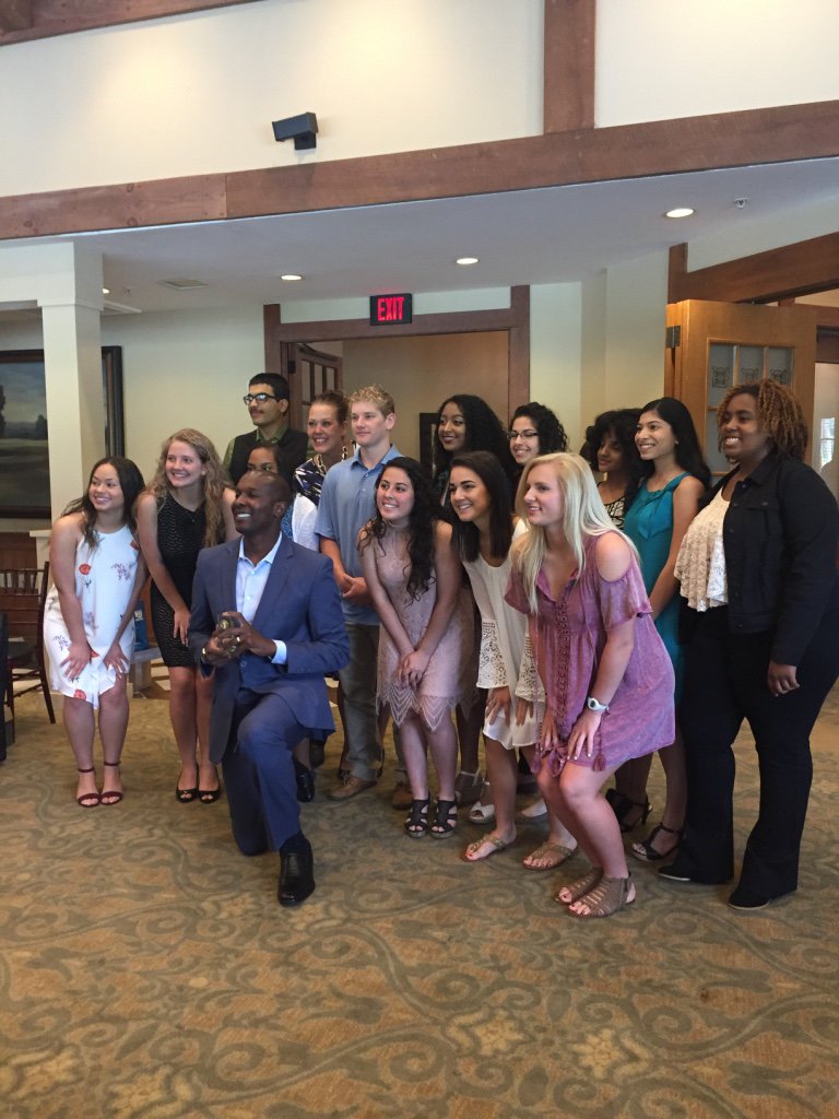 AthensHSMagnet's tweet photo. @ADHS_HSA Srs enjoyed Red Cord Ceremony!!Thanks @MacGregorDowns @DamonTweedyMD @WakeMed It was the perfect way to celebrate hsa grads! https://t.co/jqjdiWOELG