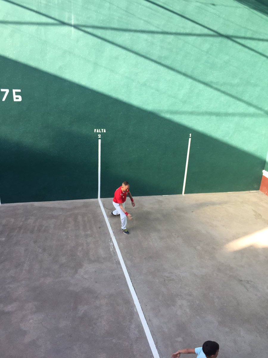 BarFrontoMarti's tweet photo. Alejandro de Paterna contra Adrián II de Museros. Anirá de bò??? https://t.co/WLlzphqVTO