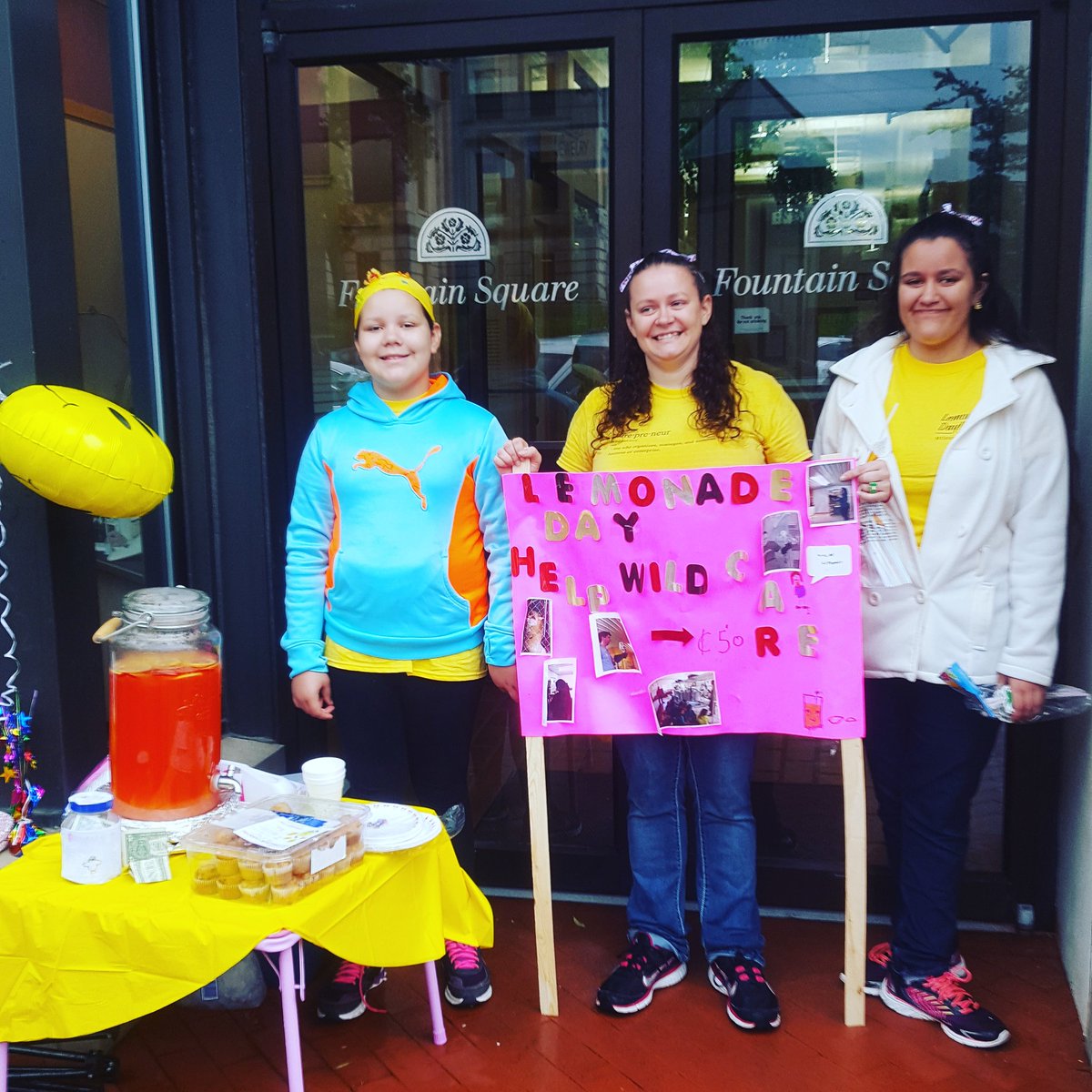 kbirge's tweet photo. Big shoutout to all the young entrepreneurs braving the rain for #lemonadeday2017 #ldmoco! https://t.co/83zV2MfdJz