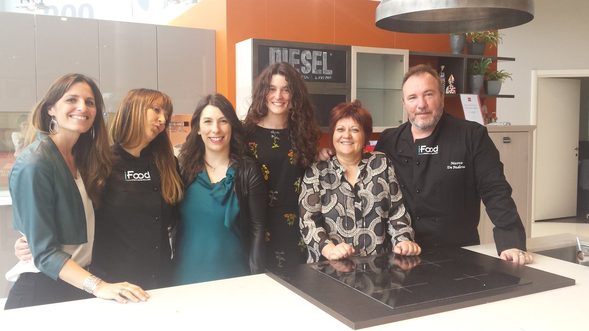iFoodit's tweet photo. La soddisfazione di tutti gli ospiti e aiutanti ai fornelli @scavolini #ifoodinstore #scavoliniStoreCodogno @marcodepadova07 @dipmiky https://t.co/wjC3JSKqRU