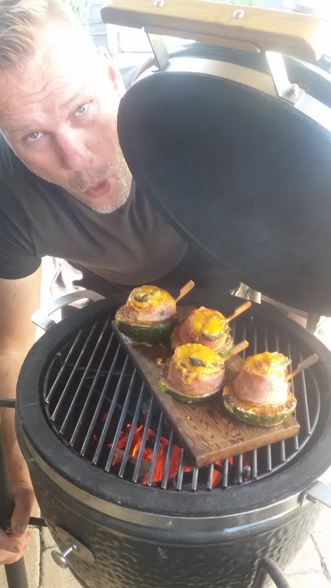 NuijtenRob's tweet photo. #BBQ-Bolcourgette
Cheese crusted
Planking smoked
Hip
#Freak https://t.co/n25D1a20BJ
