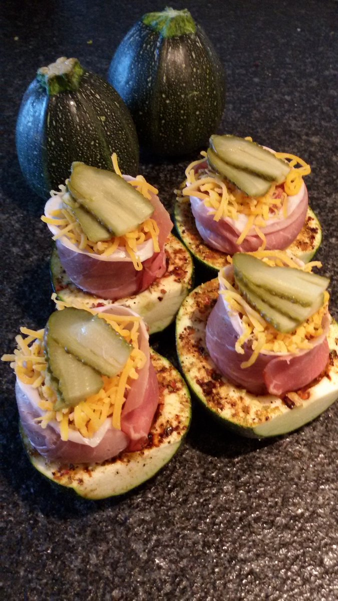 NuijtenRob's tweet photo. #BBQ-Bolcourgette
Cheese crusted
Planking smoked
Hip
#Freak https://t.co/n25D1a20BJ