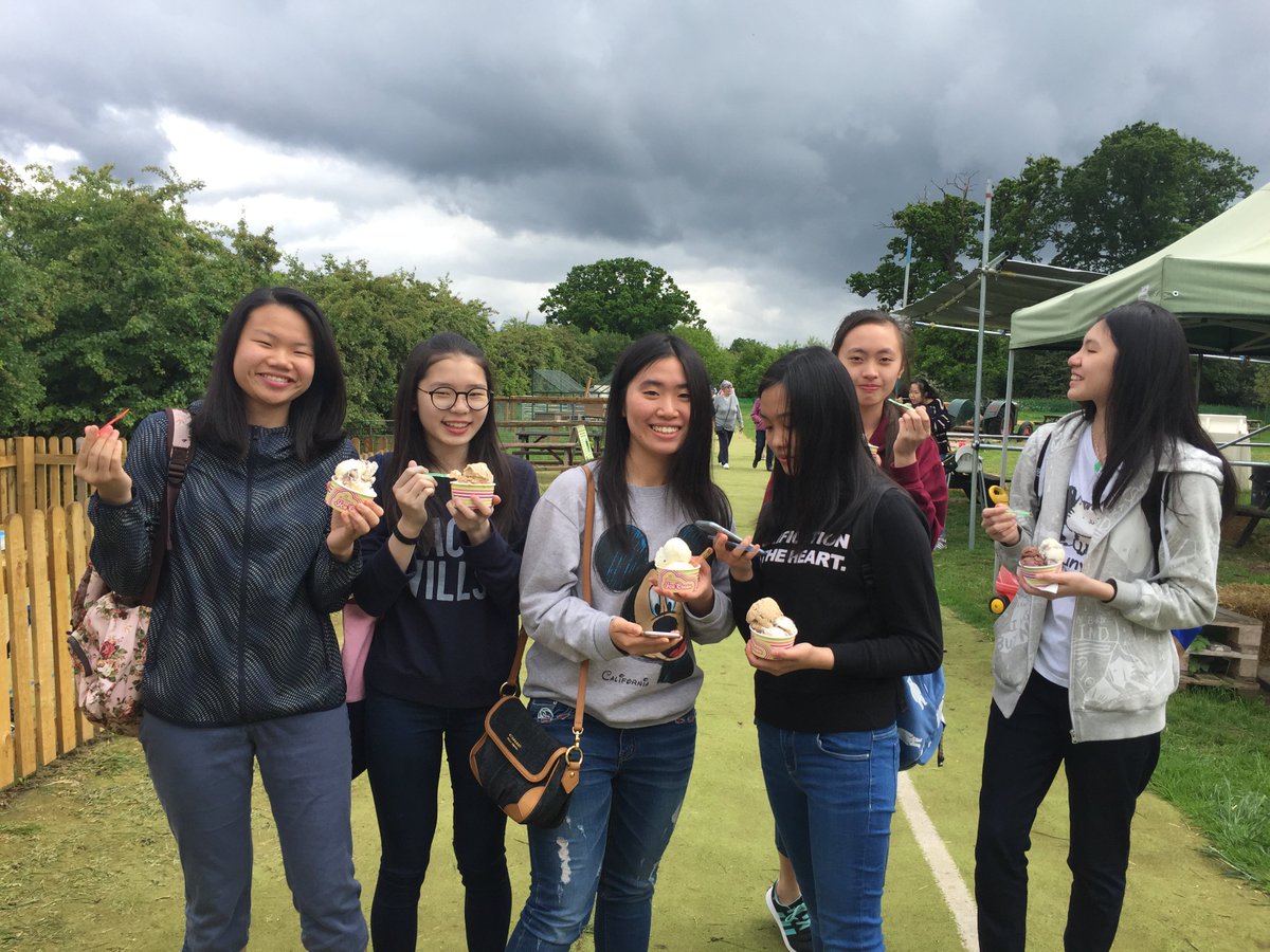 QBoarding's tweet photo. Boarders enjoying lashings of ice-cream today!! #iloveboarding #Qtastic
π¨π¨π¨ https://t.co/3WyxzR0BgC