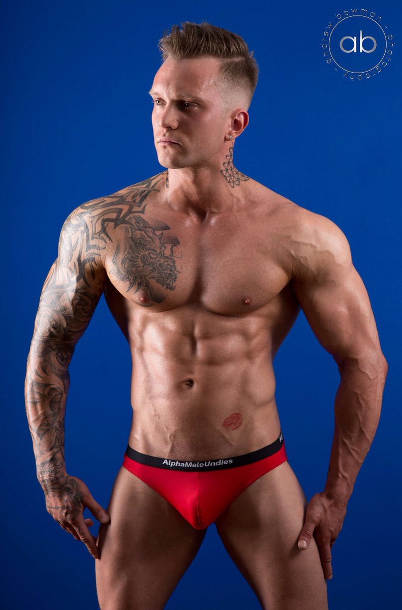 WomensEyeCandy1's tweet photo. Now that's what we call #redhot & #bulgetastic ladies who'd like to unwrap that @AMUunderwear package that naughty hunk #SamWatt is wearing! https://t.co/S5WtlG9yMM