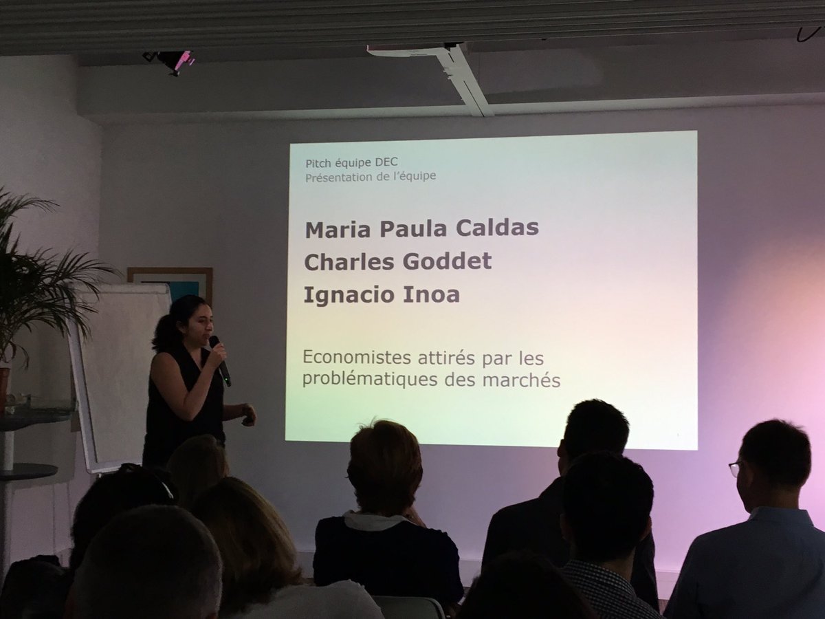InoaIgnacio's tweet photo. Pitch de l'équipe data de @microeconomix dans l' #hackathon #JCDecauxLabs @JCDecaux France @NUMAparis https://t.co/iHjyqMLXp2