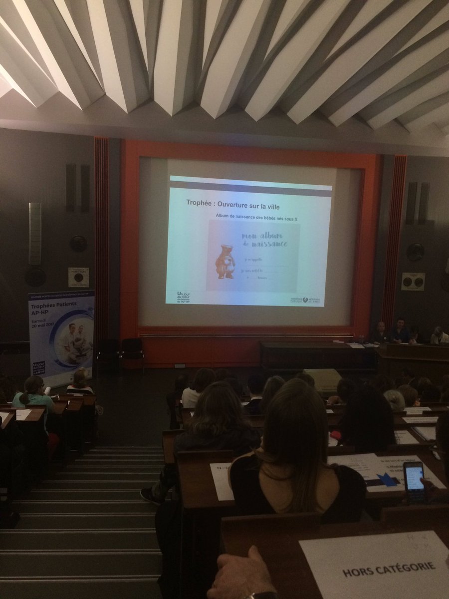 APHP's tweet photo. #TrophéesPatients #JPOAPHP cat : ouverture sur la ville. Lauréat : unité Kangourou de Béclère pr "album de naissance des bébés nés sous x" https://t.co/WcJE3h4ZZo