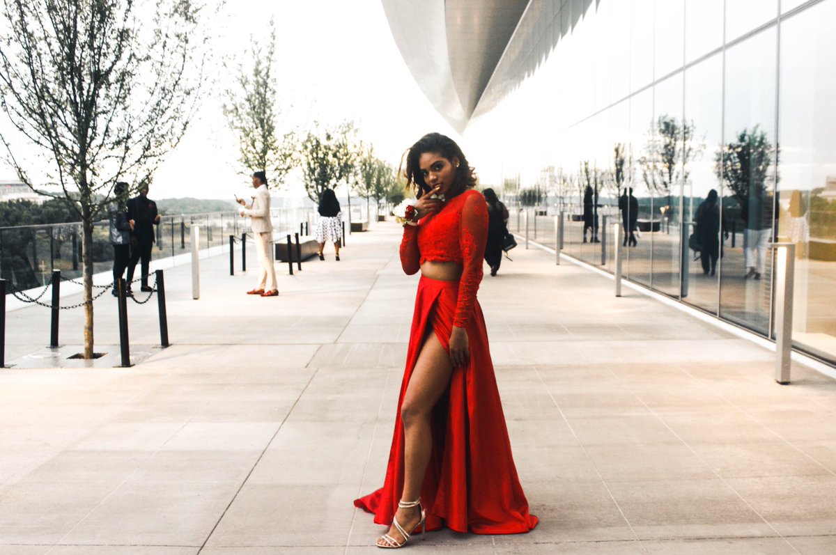 3mmattt's tweet photo. Sneak peek of @Oniinexa 's prom shoot. #OxonProm2k17 #Prom2k17 https://t.co/V8T7yWweGL