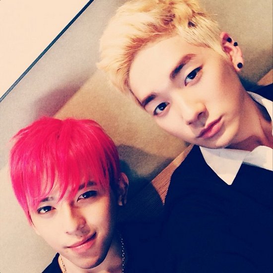 NUESTIntl's tweet photo. #HappyAronDay #HappyJasonDay https://t.co/KpaDDd0imT
