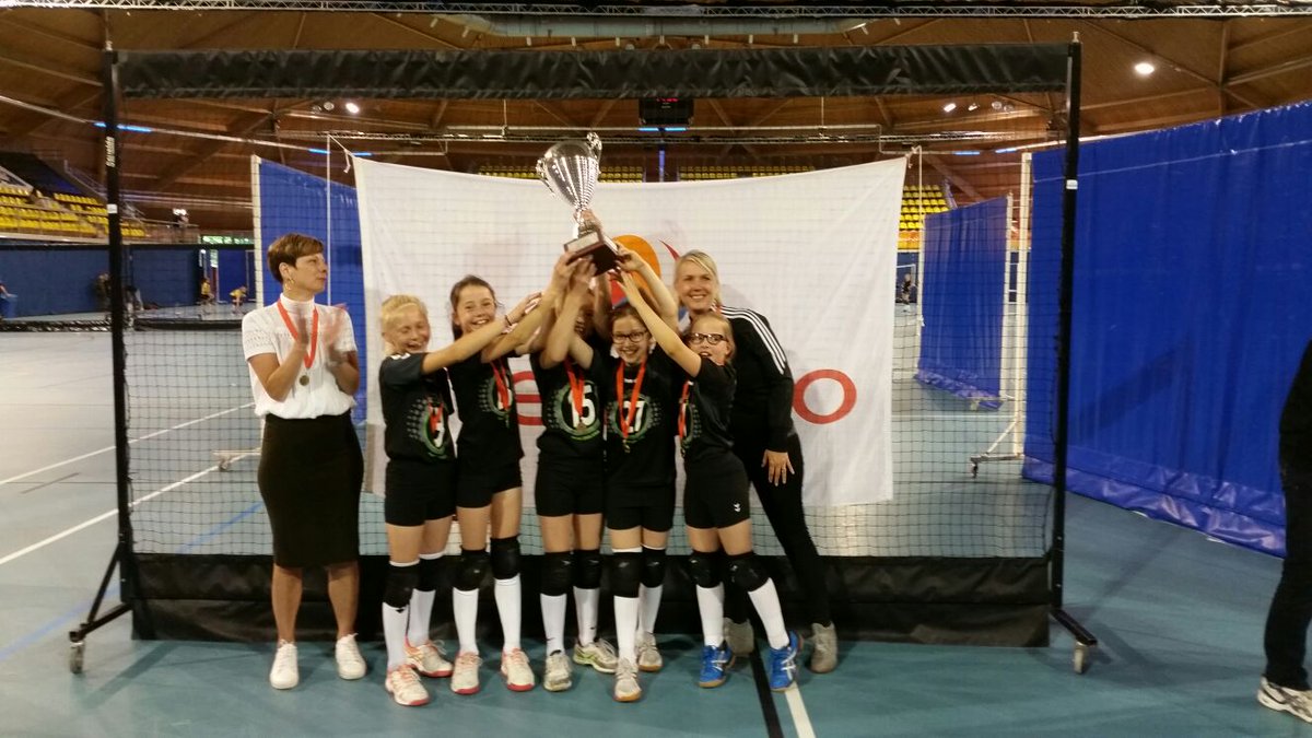 NevoboZuid's tweet photo. Kampioen #CMV #niveau5 #detac #volleybal #gefeliciteerd https://t.co/772MriRxEx