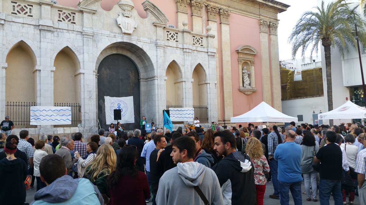 fempoblespribes's tweet photo. Donem suport als @9devilanova ! Perquè fa 3 anys q la llei mordassa va ensenyar el que representa! Unim les mans per l'acció col•lectiva! https://t.co/vXopsUWu8t