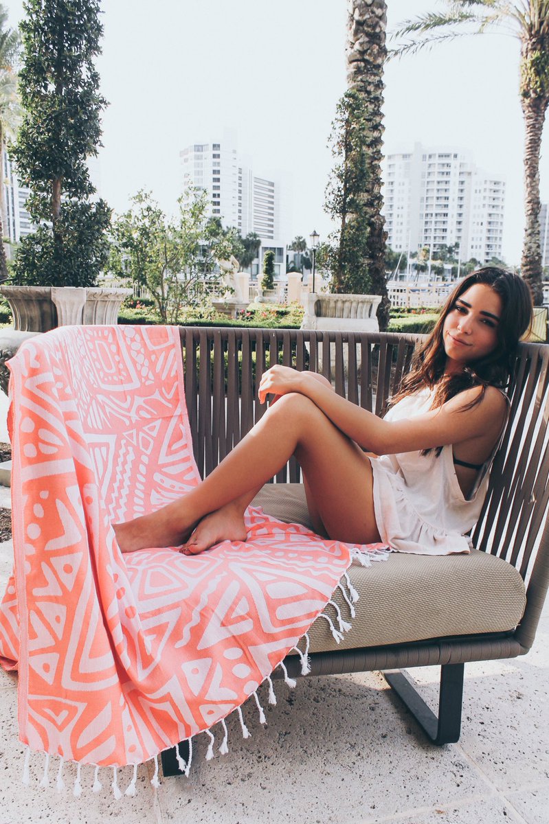 BeautyBaleine's tweet photo. 35% off all beach towels this weekend only! 🌊 https://t.co/llaEXqRcLv