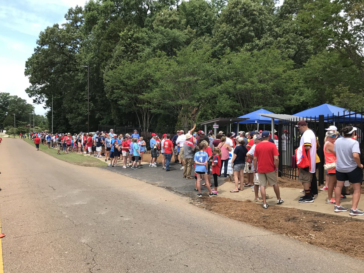 RebelNationMag's tweet photo. Lines forming for @OleMissSoftball #OleMiss #BestASU https://t.co/zMvJuO8f50