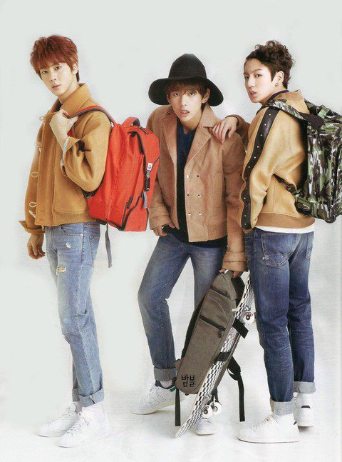 BTSgoogling's tweet photo. I was going to complain about the picture picked to mark bts seats but then i remembered these exist. Jk's and yoongi's hair im- #BTSBBMAs https://t.co/YokT2lynCV