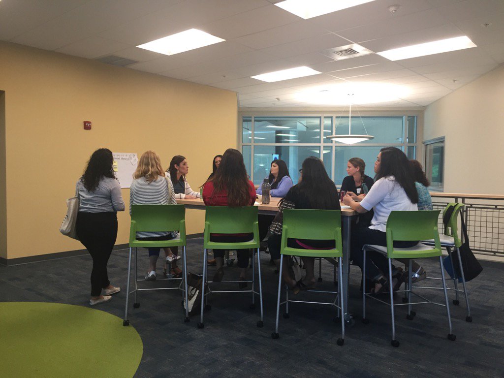 LaurelMPCSD's tweet photo. Our own Lucía Rocha leading a tertulia discussion about planning an effective balanced literacy program. #MPCSD https://t.co/BBrFIxgOY2