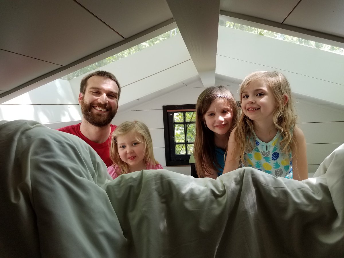 XplodingUnicorn's tweet photo. Nice try, all the problems in the world
You can’t get me today
I’m inside a blanket fort inside a treehouse
#DMCPartner #DiscoverElements https://t.co/hduUr3Uvky