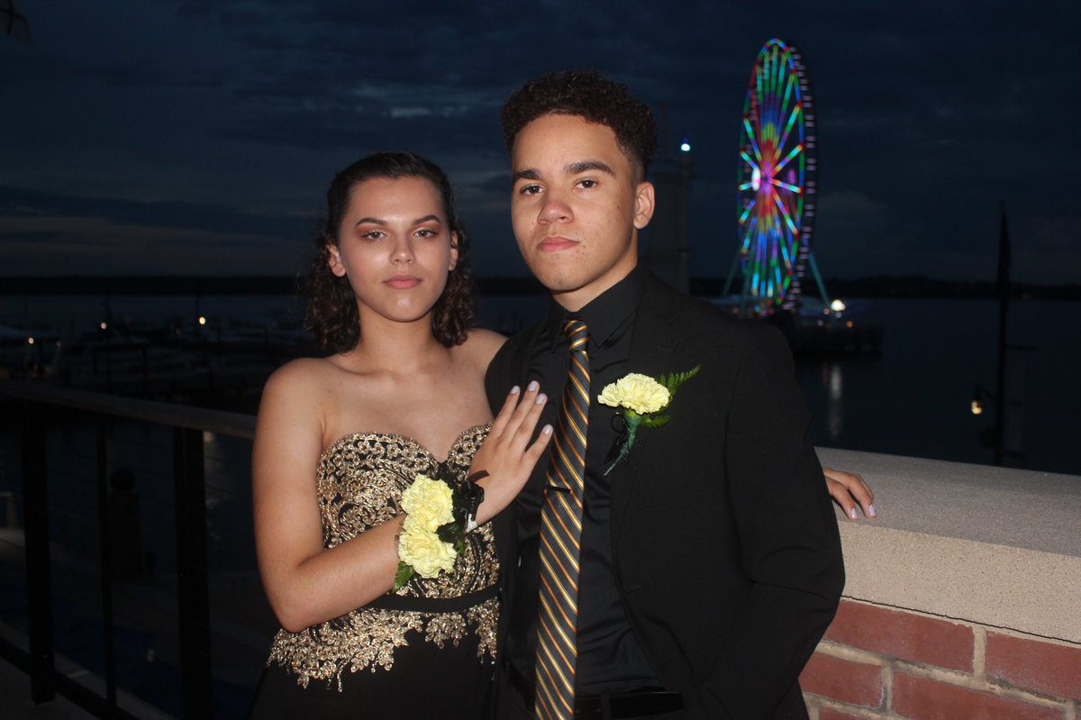 bamitsrob's tweet photo. #OxonProm2k17 https://t.co/cKBEzpmddS