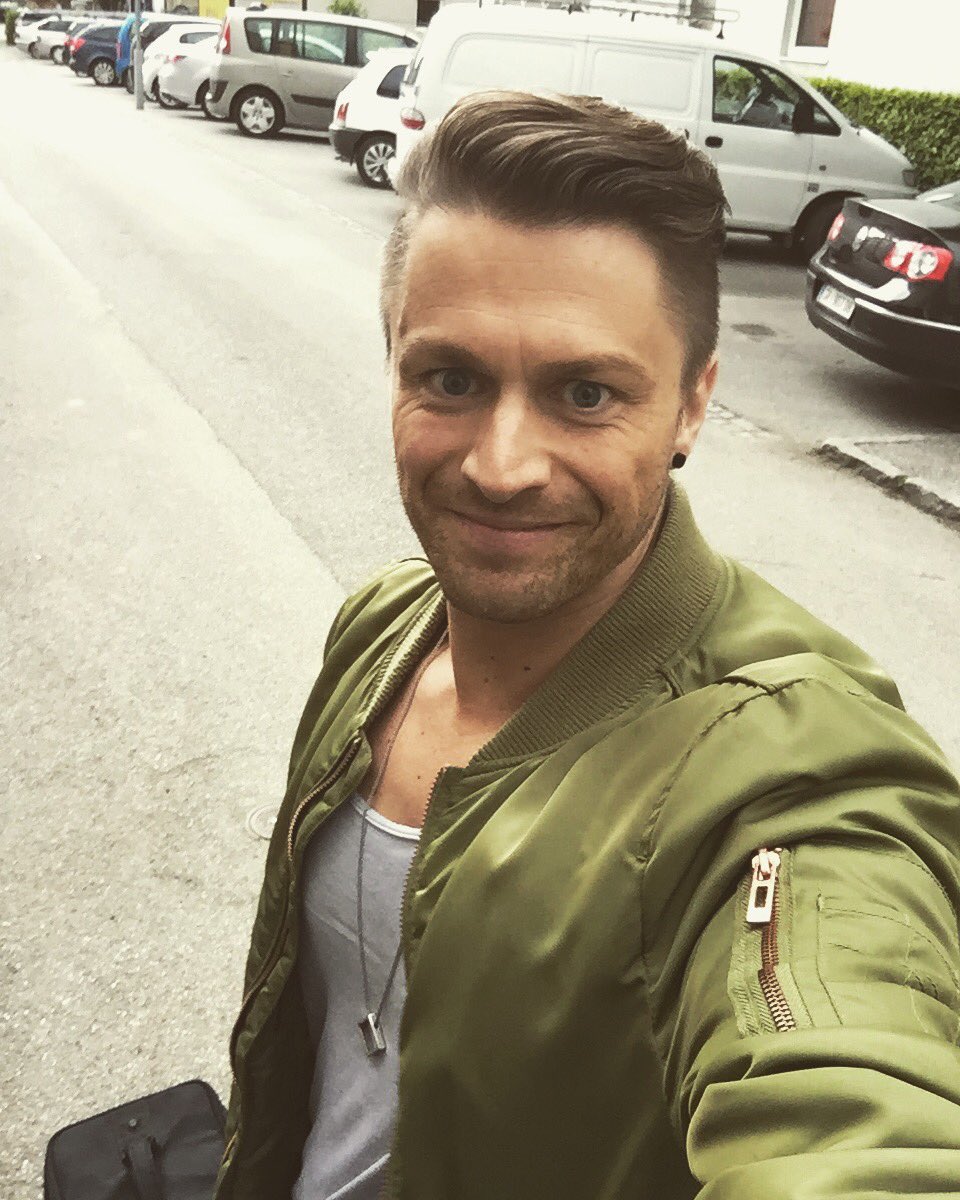 DJChrisGomez's tweet photo. Greenland Großharras tonight 🔥💪🏻 #edm #edmfamily #festival #music #house #music #tour https://t.co/kzs6iZ3uJp
