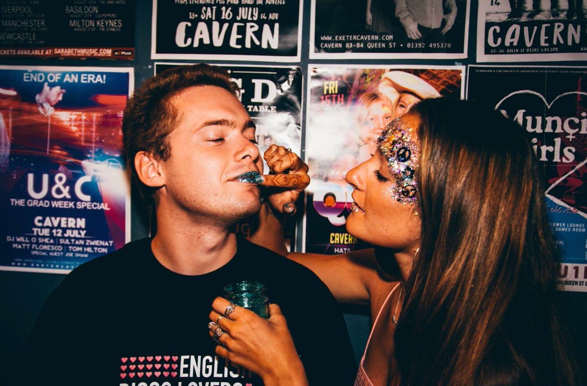 throwbackdisco's tweet photo. Yo @HoxtonSquareBar ! You heard we got the @JingoMusic crew with us tonight - making y'll look even more #pretty! #hoxton #timeoutlondon https://t.co/PoxmtN9CZu