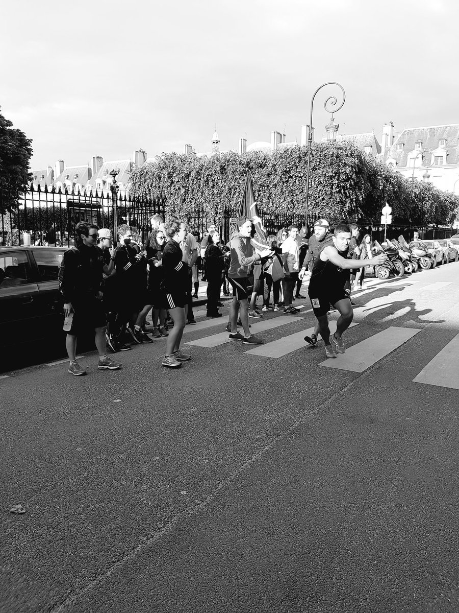 prototyp82's tweet photo. On touche au but ! #whyirunbastille #purboostdpr #24hstreetrace https://t.co/Dz248nbuuH