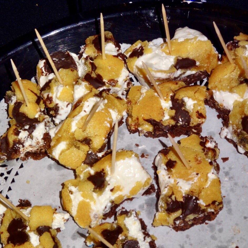 racerxnyc's tweet photo. S'Mores from Sweet Generation Bakery @SWTGeneration #SweetenTheFuture @VillageVoice @ChoiceEats #ChoiceEats @MetroPavilion https://t.co/nXUH20tJBV