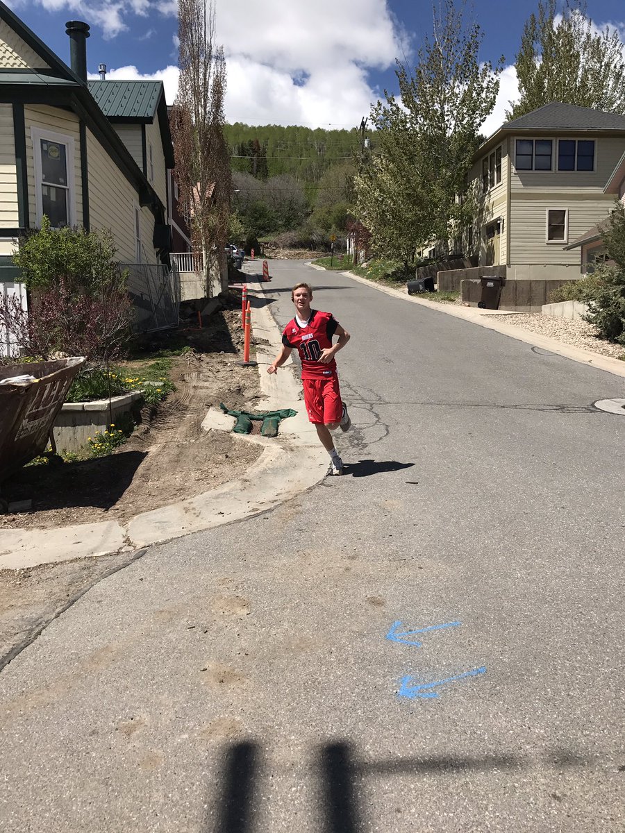 CODY_GARDNER's tweet photo. PIcks UP!!!! #runningwithED https://t.co/NGE8kfrQeu