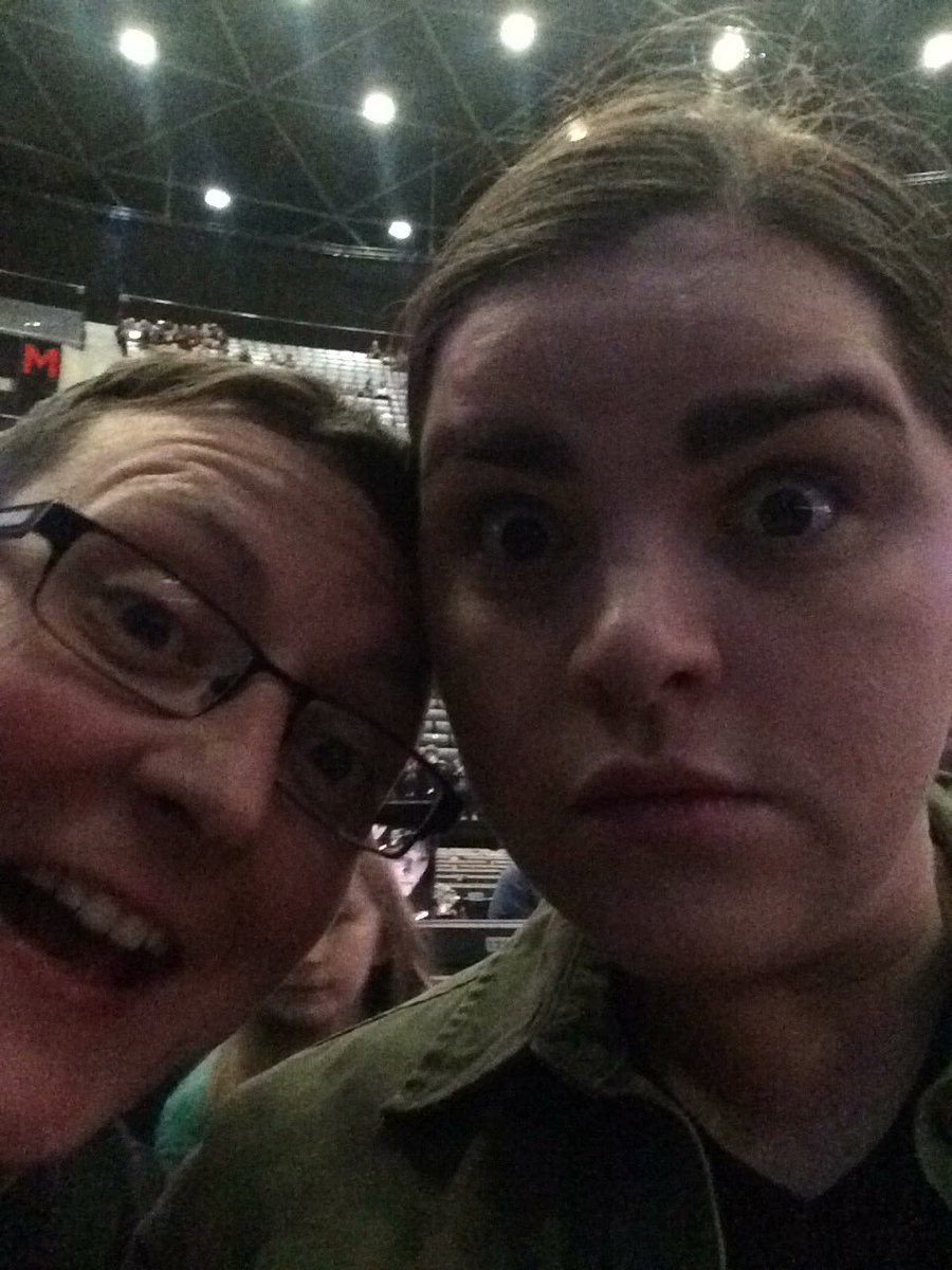 laurzie_bee's tweet photo. Excited for Harry Potter! #FrizzyHair #Orchestra #TooManyMuggles https://t.co/VOKreUcoqR