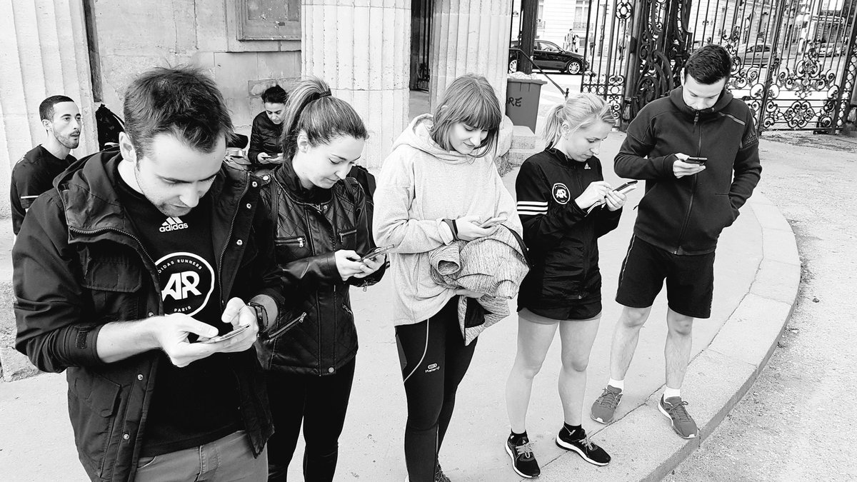 Devyllrun's tweet photo. Ça tweet et ça retweet 
#whyirunchampselysees #pureboost DPR #pureboostdpr #whyirunparis
#24hstreetrace https://t.co/NJ6HxujgCw