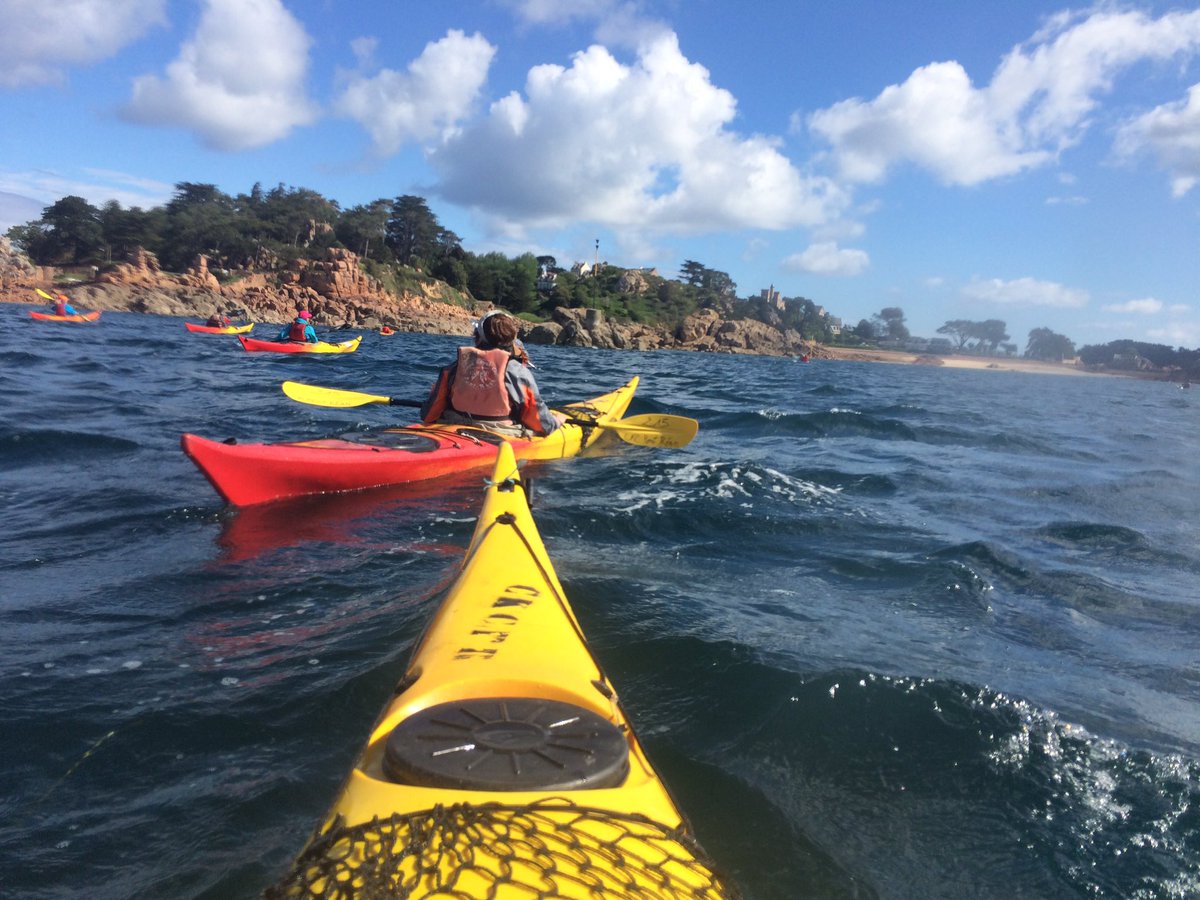 Berrezai's tweet photo. Le tour de l'île de #Bréhat en kayak avec le club de #PontRean #CKPR Bienvenue avec nous au #BreizhParadise! #Bretagne https://t.co/aZY05vlVud