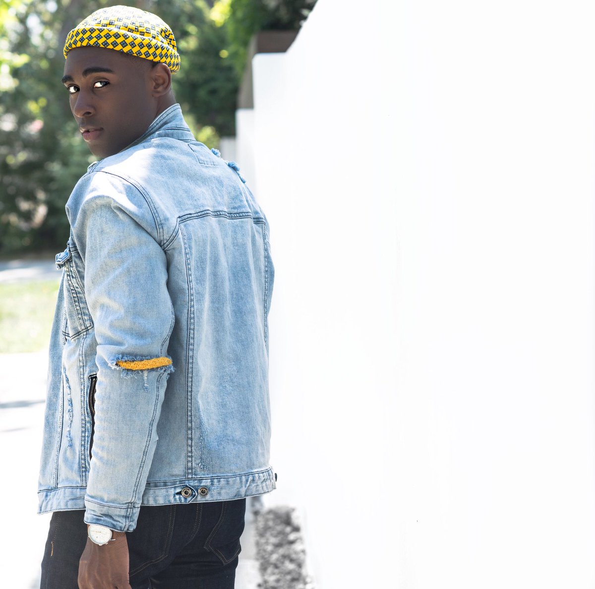 PilatesPapii's tweet photo. Denim on Denim Vibes 🍋 #SparksNStyle #RevolveMan 

#ootd #menswear #mensfashion #guyswithstyle #fashionblogger #mensblog #menswearblogger https://t.co/8ZRXyHsII4