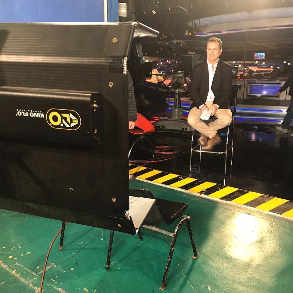 guillepanizza's tweet photo. Detrás de escena #television #telefe #trabajo #telefenoticias #set #televisión #luces #spot #periodismo #periodist… https://t.co/A4JqobGDYk https://t.co/LH1EikxHyM