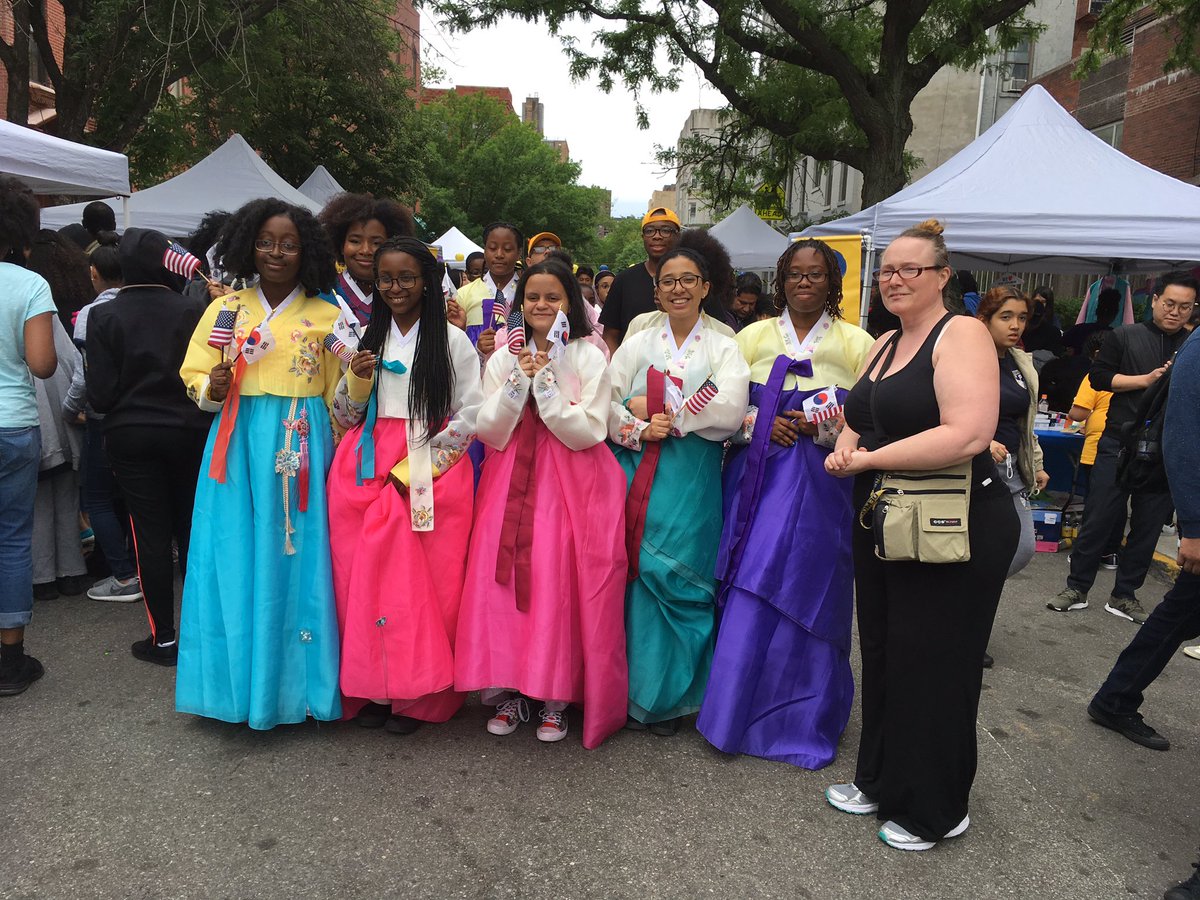 DemocracyPrep's tweet photo. You don't see this in Harlem everyday! #DPKSF https://t.co/dW6iOmvhil