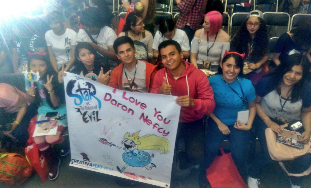 dreamerbluesky's tweet photo. At the #Creativafest with all the team waiting for @DaronNefcy 💕 @CreativaFest
#StarVsTheForcesOfEvil #SVTFOE https://t.co/rQojmufnyQ