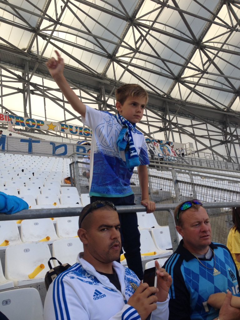 brunoused's tweet photo. #monOMSCB à fond mon minot 🔵⚪️⚽️ https://t.co/H9ln1bNTKQ