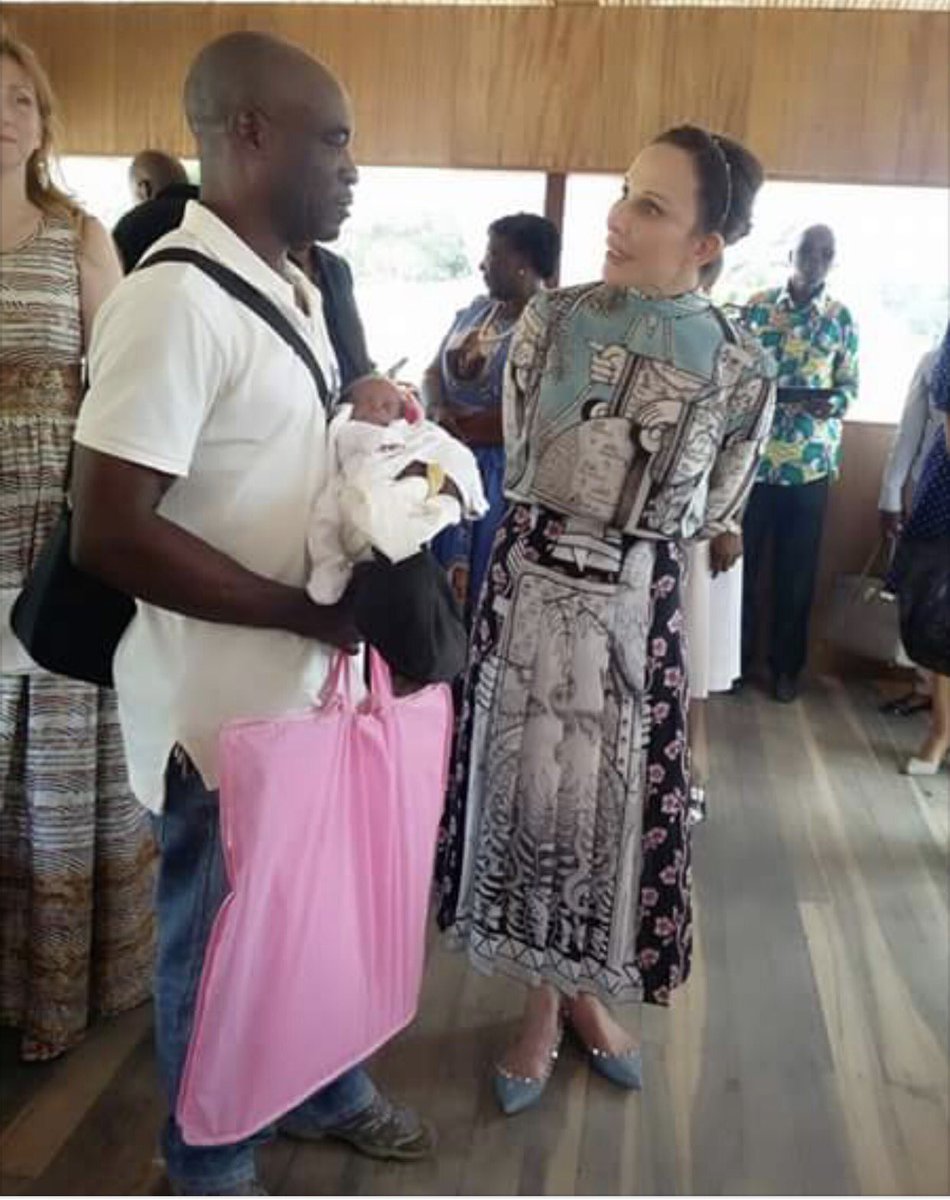 EssonguePatrick's tweet photo. Cérémonie d'inauguration d'edock city #viafe #Mitzic #Lalara #Ndjole #Gabon. @Sylviabongo @AndrewGwodock @Gwodock 5 https://t.co/10f884x9rV
