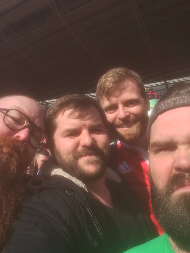 danielmoonbags's tweet photo. @ThumundLark @threeredkings @RyanJaded Cheers kiiiiiiiiid!! #BeardedBrigade https://t.co/vnehiViWEB