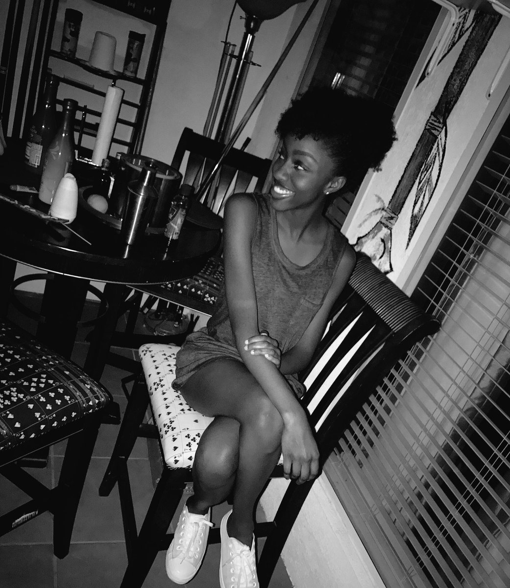 nialexiss's tweet photo. I make natural hair look good, girl you cantu ๐๐ธ๐พโจ https://t.co/ZWBXjRCIWe