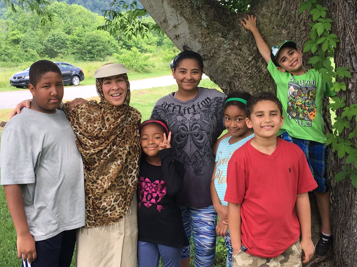 pearlsofknox's tweet photo. Alhamdullilah #TheGivingTreeProject begins at Seven Islands! Big thanks to Ustadha Zaynab and family for joining us! β€π± https://t.co/F20p0cATzz