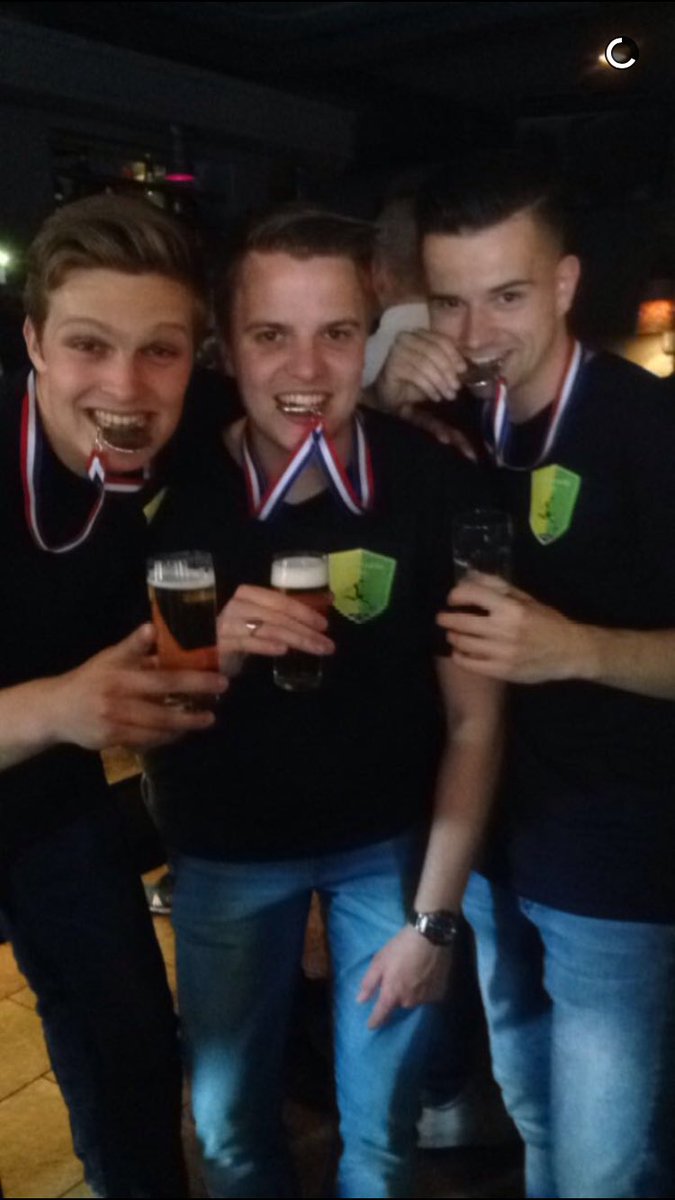 bugssp08's tweet photo. When your night goes 0-100, real quick #silvermedal #firstloser https://t.co/NwBsh8gOFY
