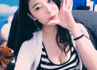 lingqci's tweet photo. 아프리카티비보다 재밌는 있는곳이 나타났네요
팡팡티비라는 곳입니다 ㅋㅋ 재밌는 콘텐츠들이 많아서 좋네요
https://t.co/QbVbolQWtN
#팡팡티비 #성인방송 #여캠 #아프리카티비 #웃긴영상 #소라티비 #여름아이템 #핵꿀잼 #인증 https://t.co/NG6AMoLGqa