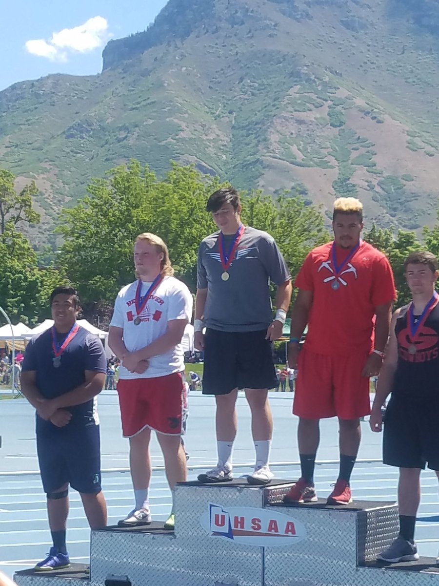 JDTracknField's tweet photo. Jr. Kyle Abundo takes 5th place at State! Big things coming from this guy next year. @catabundo @rolandabundo @JDCHS @AbundoEyeCare https://t.co/UBMFWOsA3e